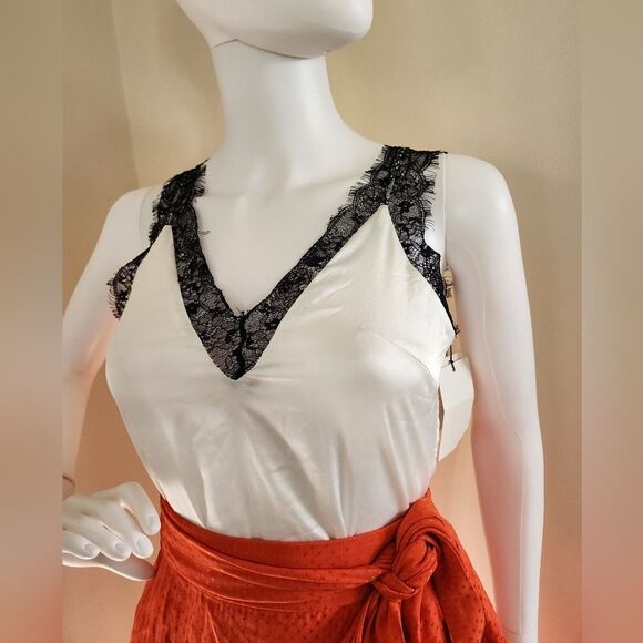 Alpha and omega - Picture 6 of 6